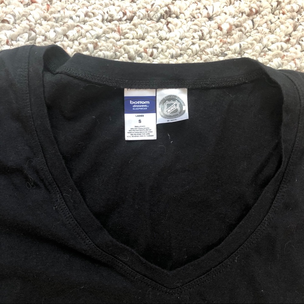 Boston bruins V-neck T-shirt - Picture 2 of 3